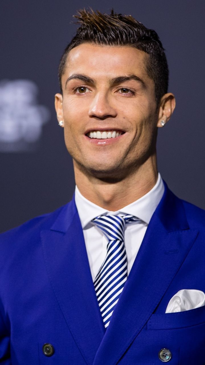 720x1280 Ronaldo Smile Wallpaper