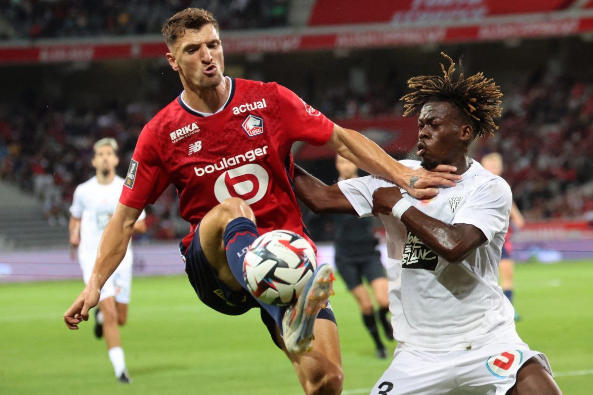 1200x800 Thomas Meunier set to stay at Lille despite Sunderland interest French Football News