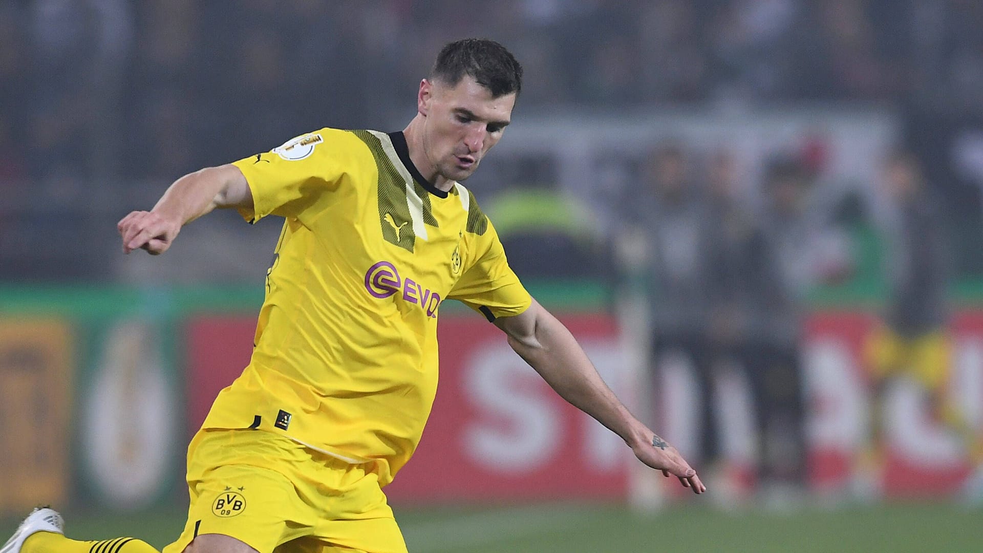 1920x1080 BVB Verteidiger Thomas Meunier Fehlt Wohl Zum Bundesliga Auftakt