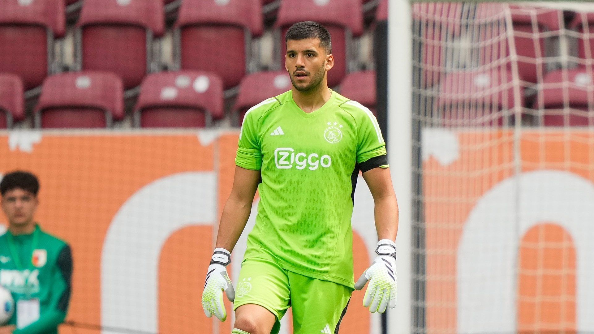 1920x1080 Official: Ajax goalkeeper Gerónimo Rulli is out with a shoulder injury until at least the winter break