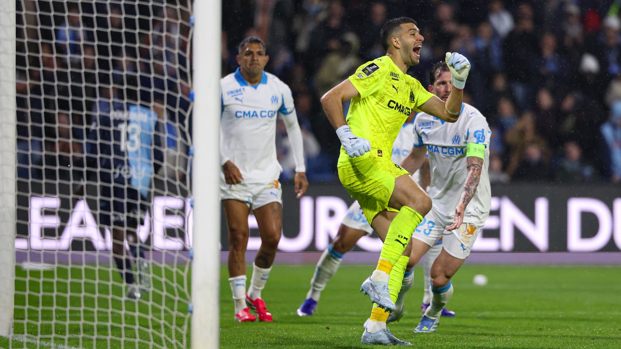 2048x1152 OM: On a une famille, des enfants qu'on ne voit pas, Rulli affecté par la mise au vert au centre d'entraînement