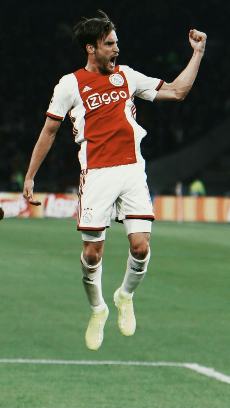 736x1308 Nicolás Tagliafico