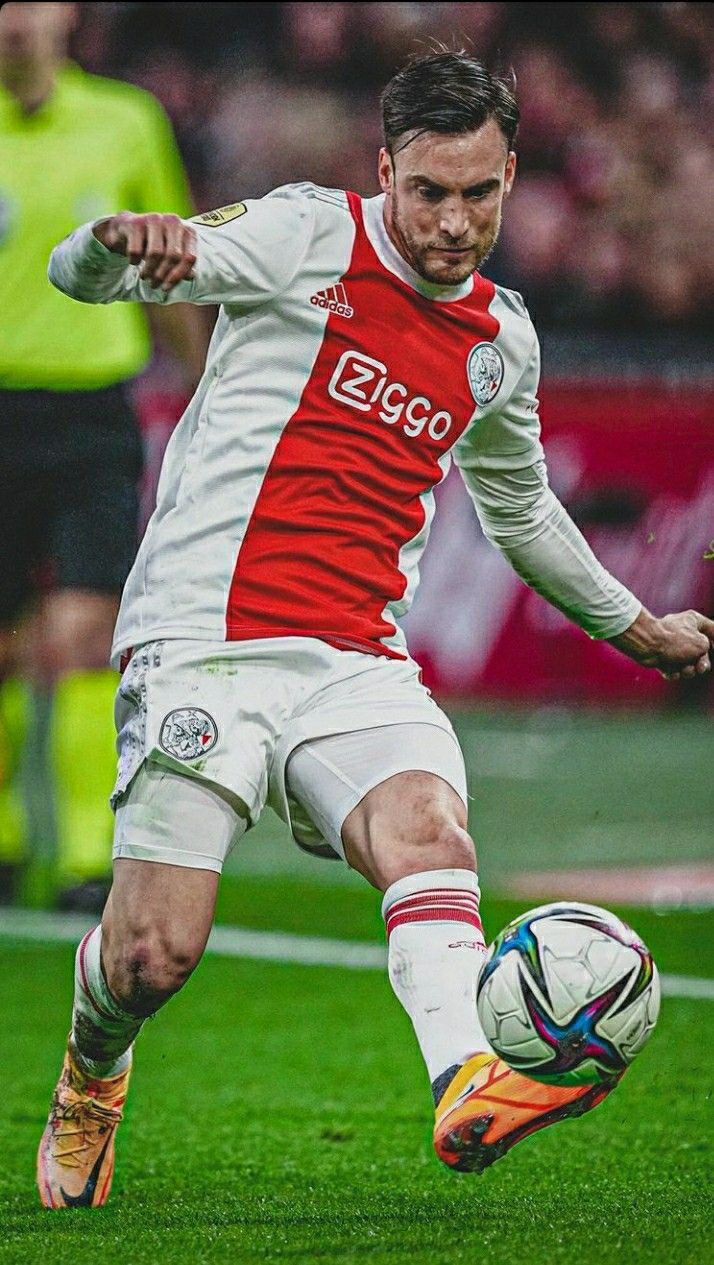 714x1265 Nicolás Tagliafico en el Ajax
