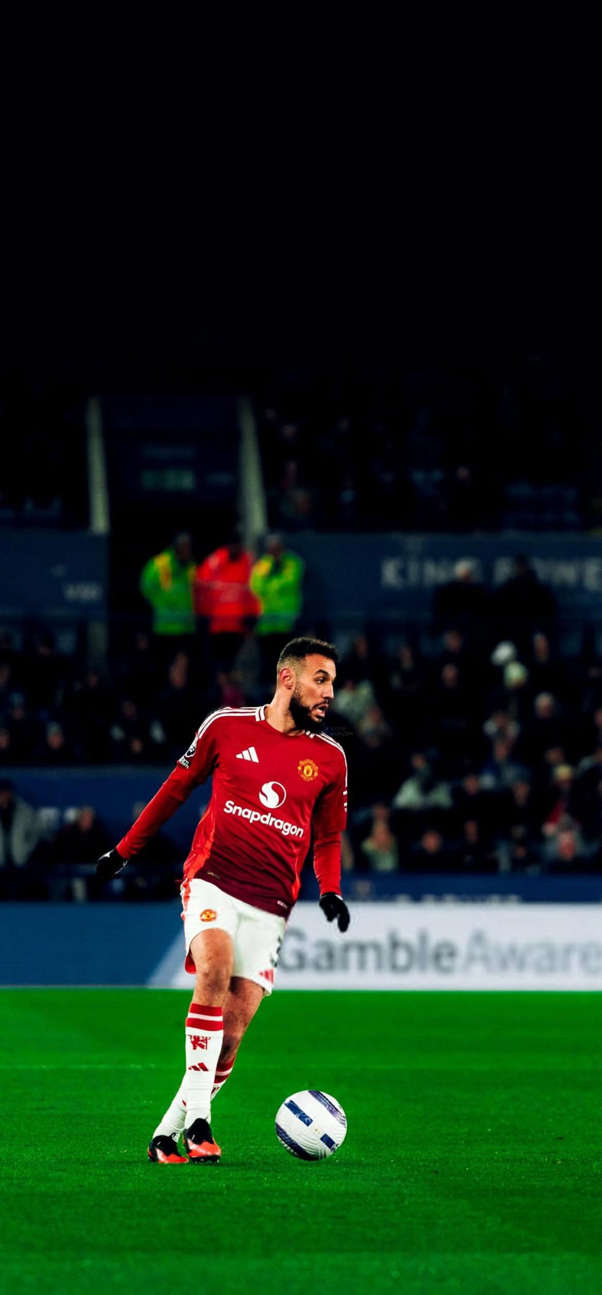 1170x2518 Sofyan Amrabat in Manchester United Kit Football Wallpaper