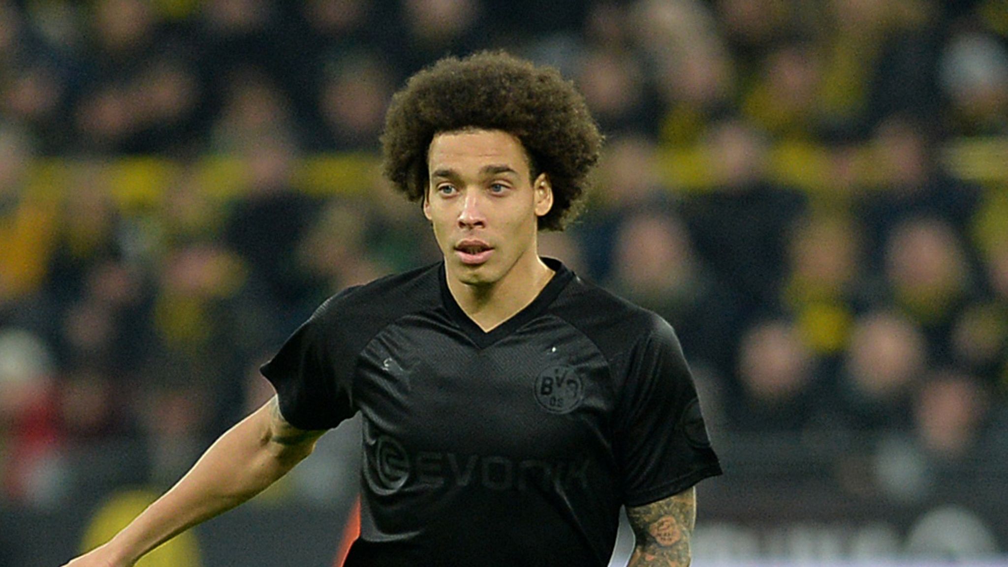 2048x1152 Borussia Dortmund manager Lucien Favre says Axel Witsel has undergone successful surgery on facial injuries suffered after falling at home