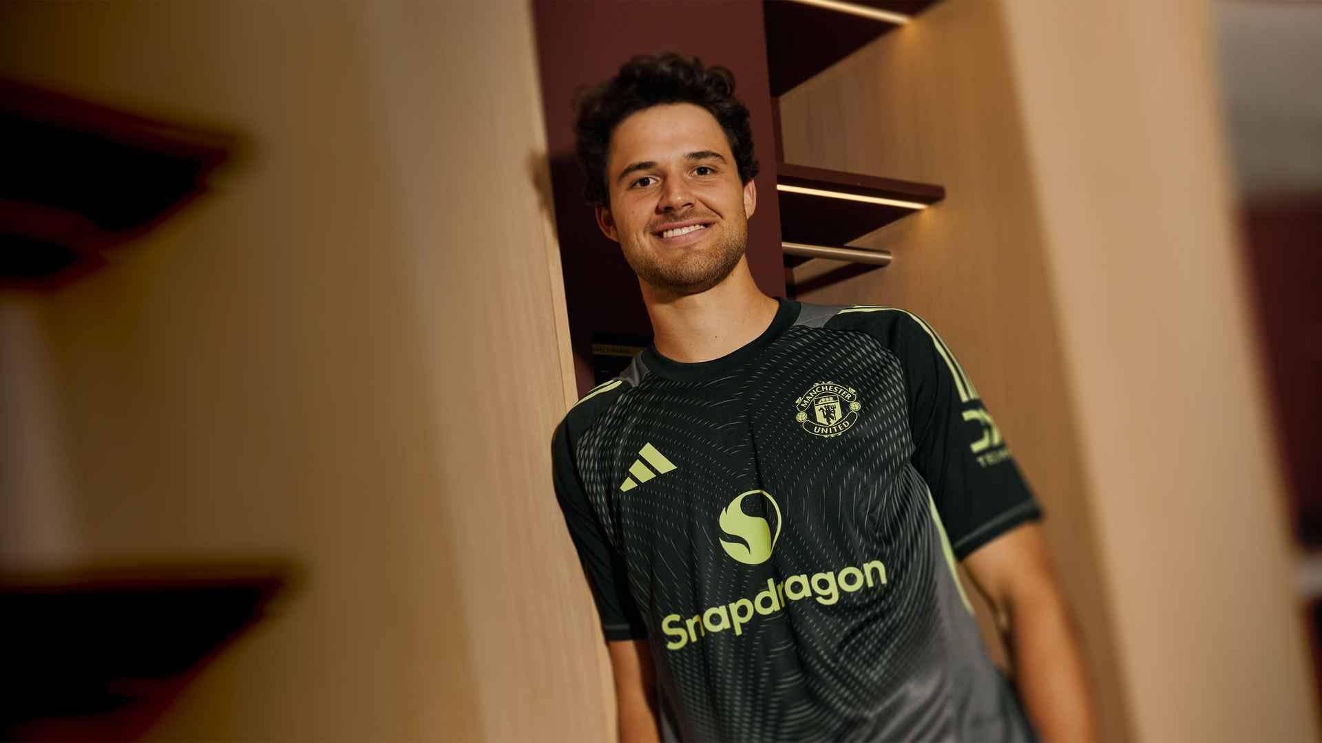 1920x1080 Transfer news: United sign Lammens