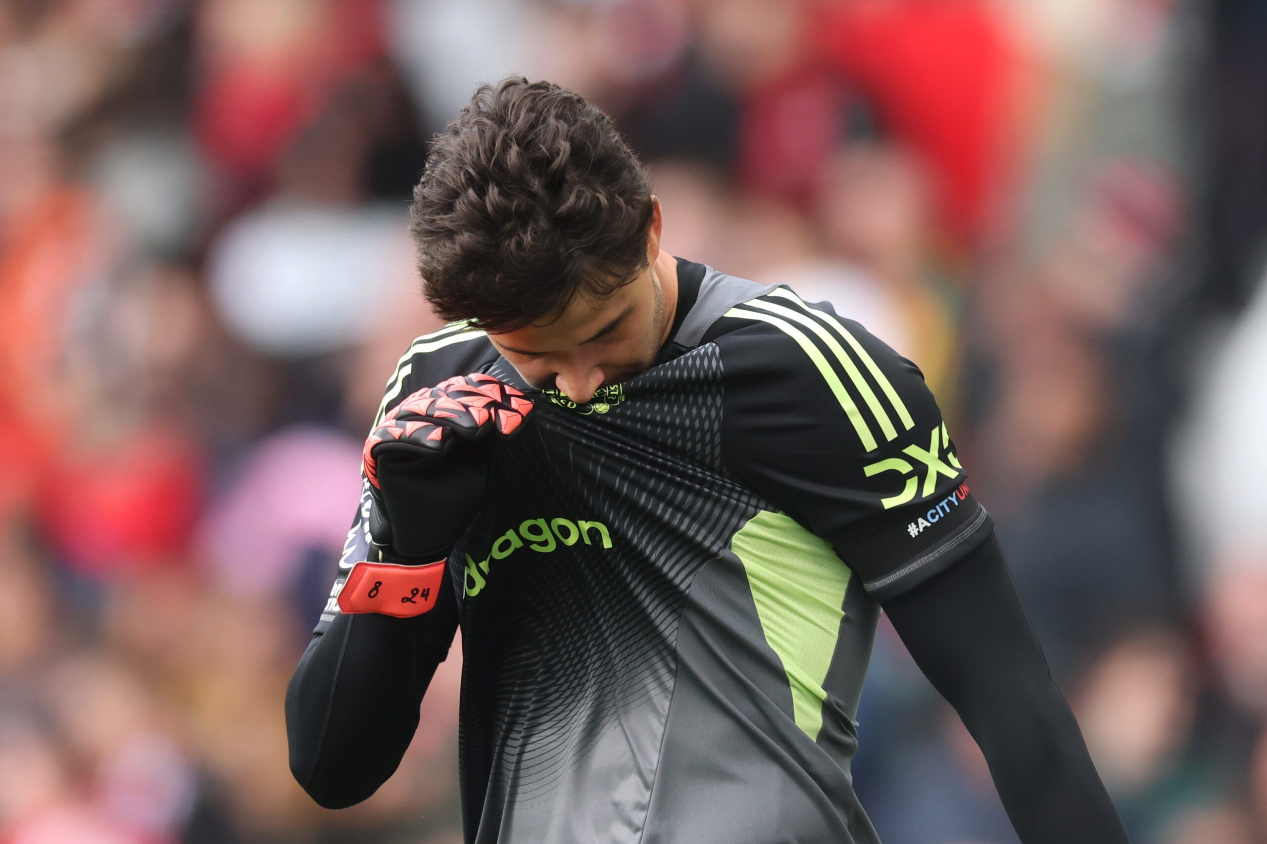2560x1706 Man United Star Senne Lammens Shows Elite Mentality With Extra Off Day Sessions