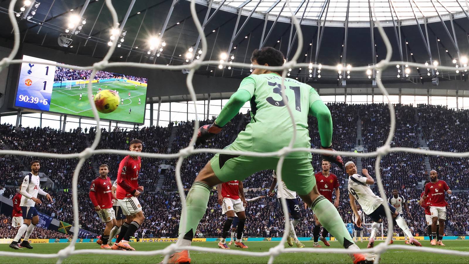 1600x900 Fewer Touches Than Lammens: Amorim Must Boldly Bench 5 10 Man Utd Favourite