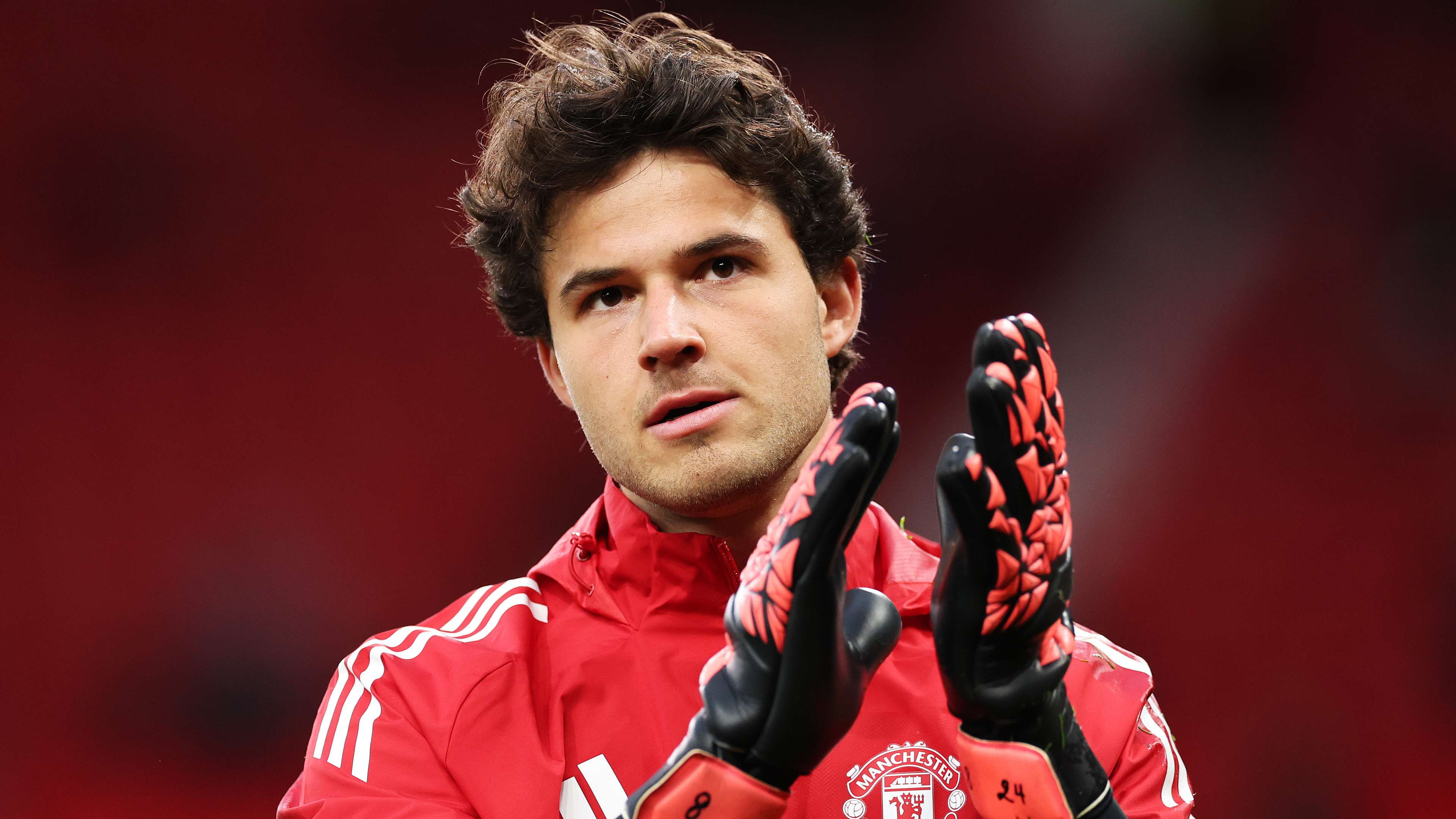3840x2160 He actually looks like a goalkeeper!' Lammens hailed as a 'massive upgrade' on Andre Onana after 'dominant' start to Man Utd career