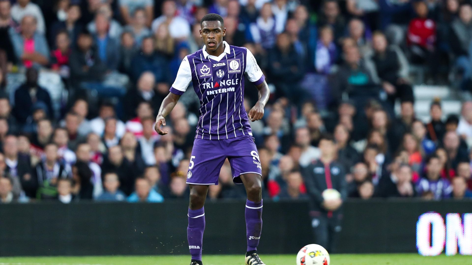 1920x1080 Arsenal, Tottenham, Barcelona and Inter Milan send scouts to watch Toulouse defender Issa Diop