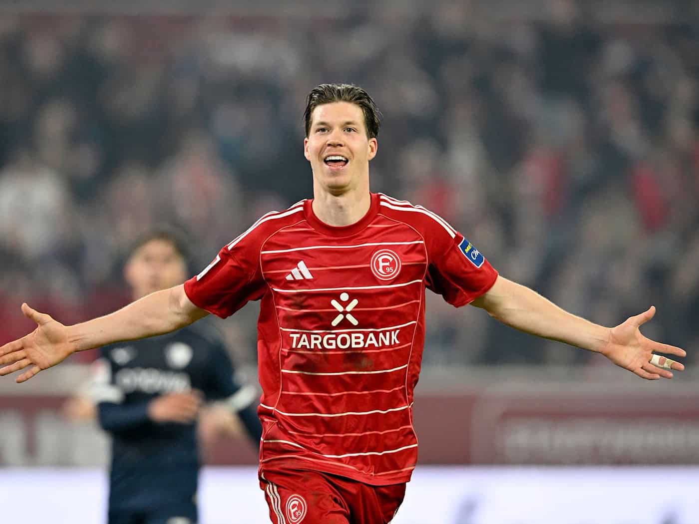 1400x1050 Werder vor Verpflichtung: Cedric Itten