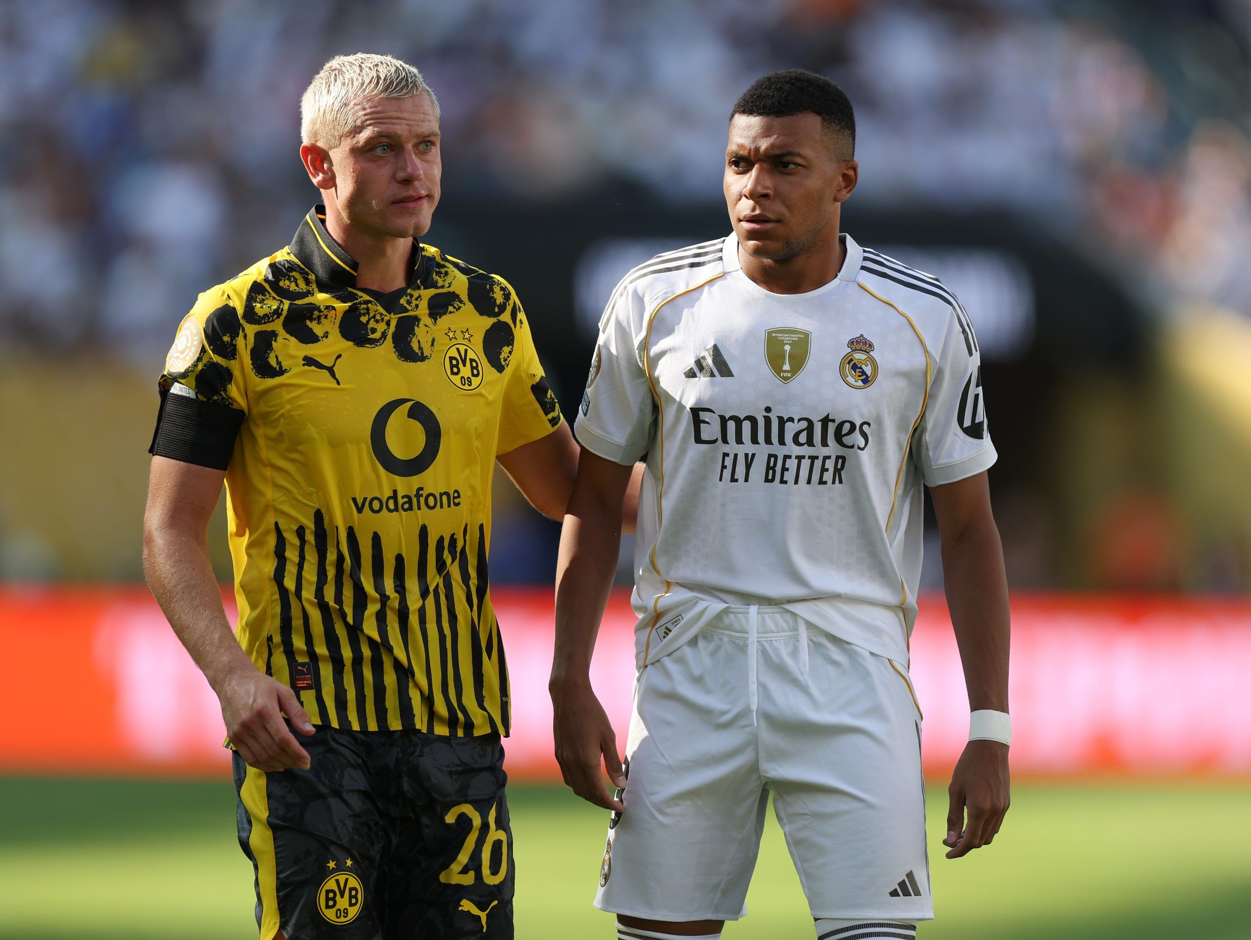 2560x1924 Wolves and Sunderland enquire about Borussia Dortmund's Julian Ryerson German Football News