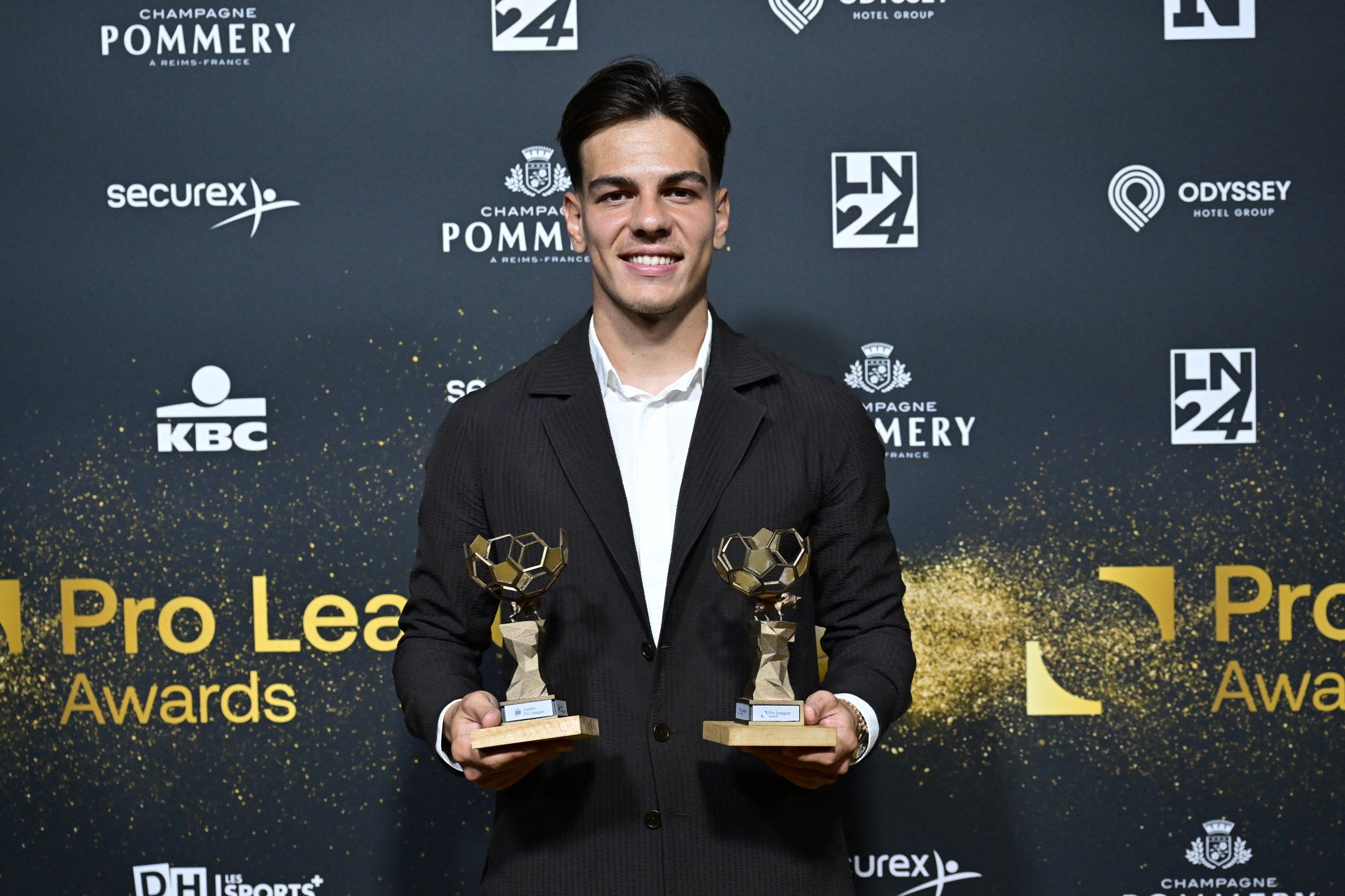2400x1600 Report: Borussia Dortmund Pushing for Ardon Jashari. Fear The Wall