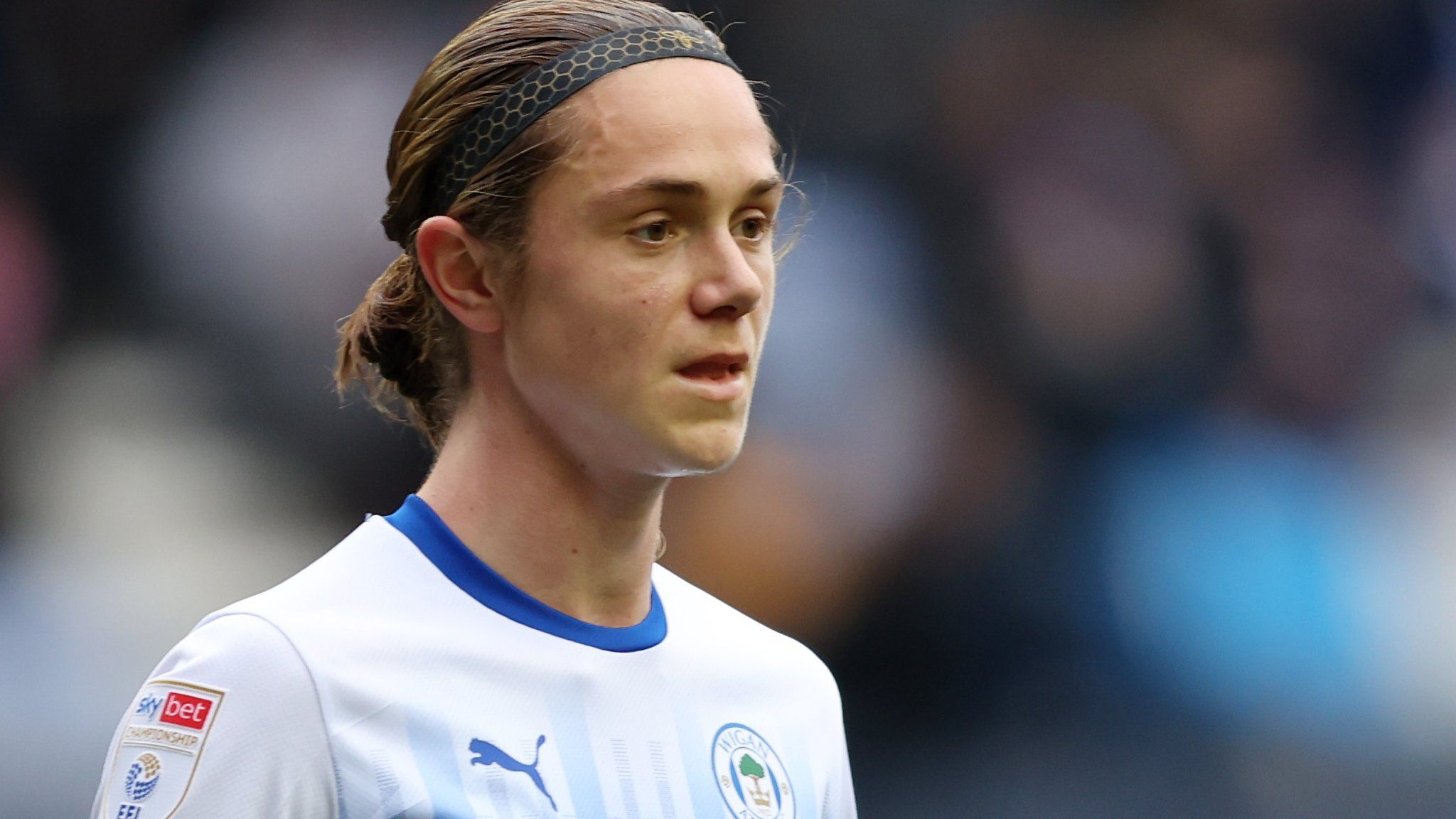 2048x1152 Thelo Aasgaard: Wigan Athletic midfielder signs new deal