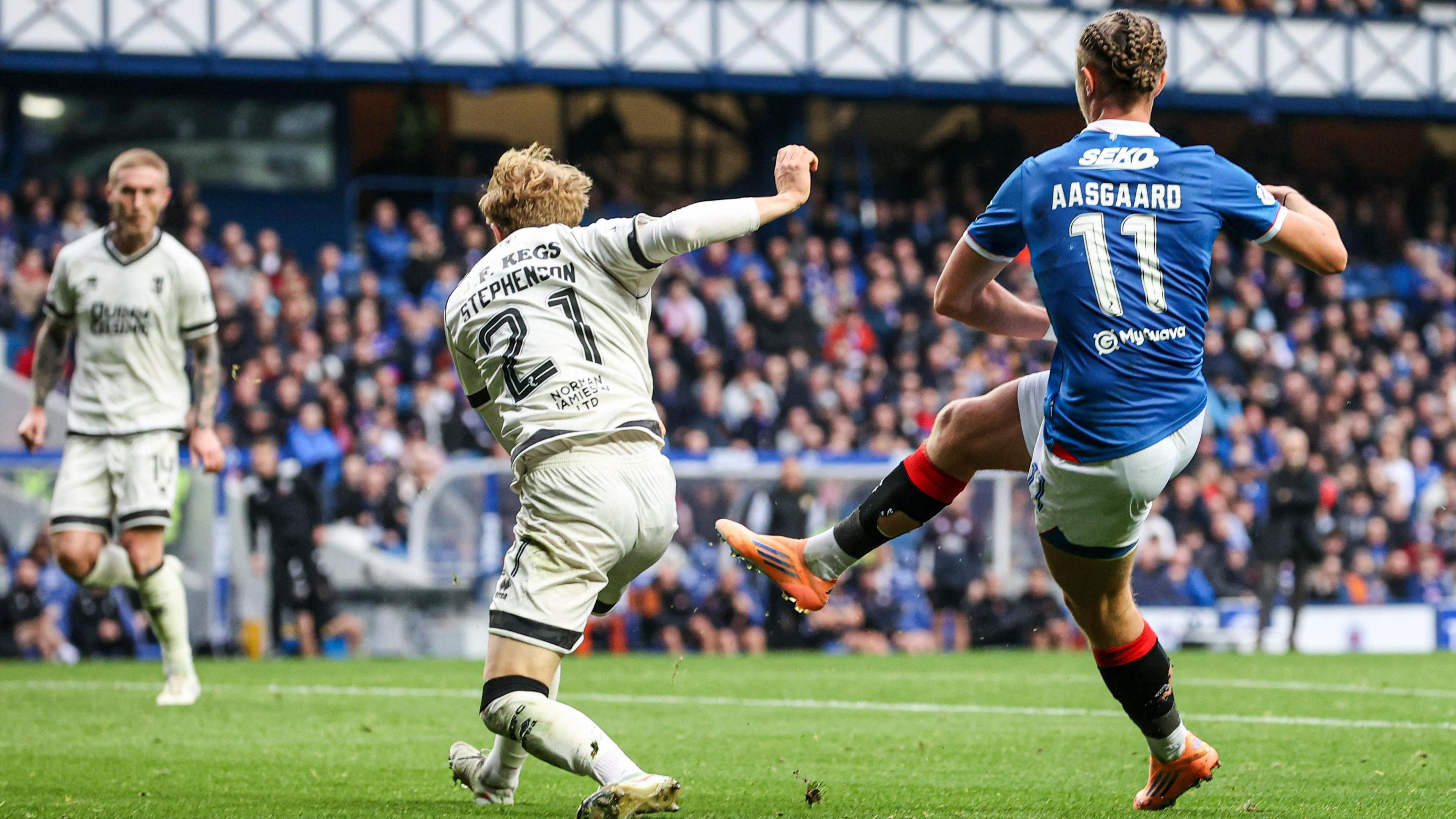 3840x2160 Rangers: Thelo Aasgaard 'strives for more' under Danny Rohl