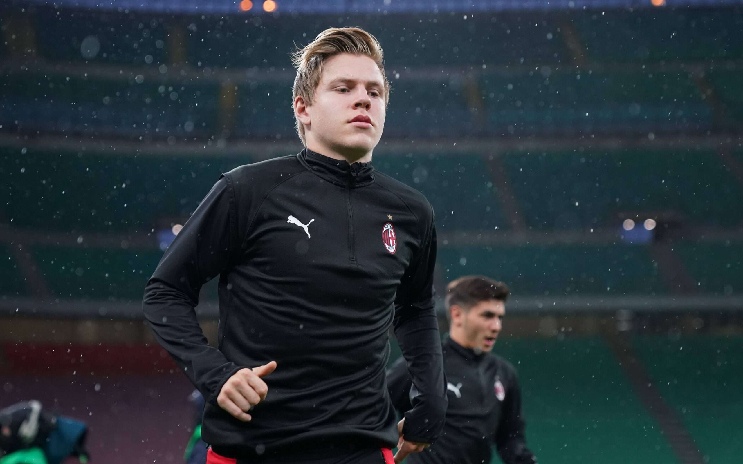 2560x1600 Milan winger Jens Petter Hauge (21) set to sign for Eintracht Frankfurt German Football News