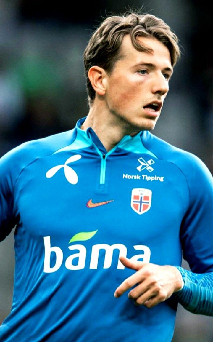 720x1154 Sander Berge