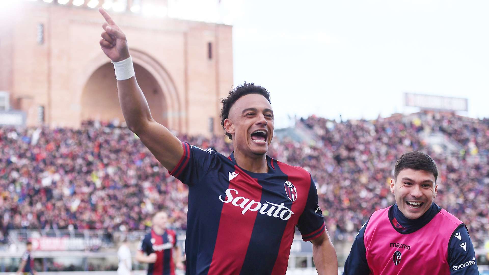 1920x1080 Sunderland lodge £19m bid for Bologna star but transfer may be blocked because of Nottingham Forest's signing of Dan Ndoye. Goal.com US