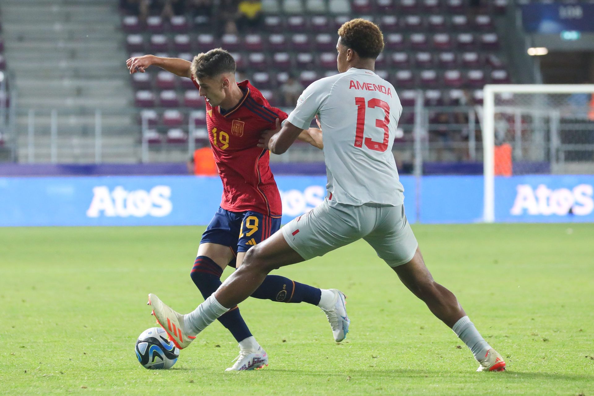 1920x1280 Leeds United Face Real Battle For 19 Year Old Compared To Chris Smalling