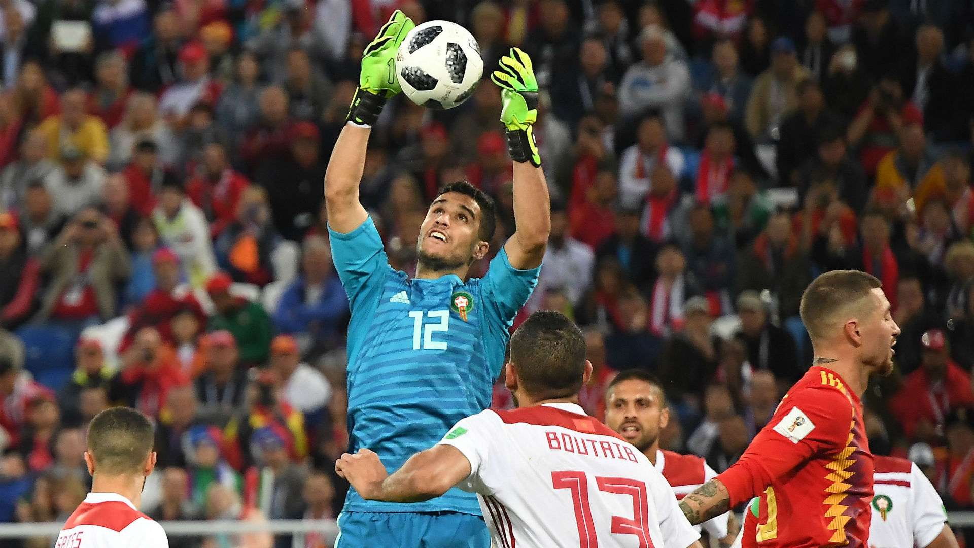 1920x1080 حارس المغرب يتوج بلقب أفضل لاعب بالدوري الإسباني. العربية