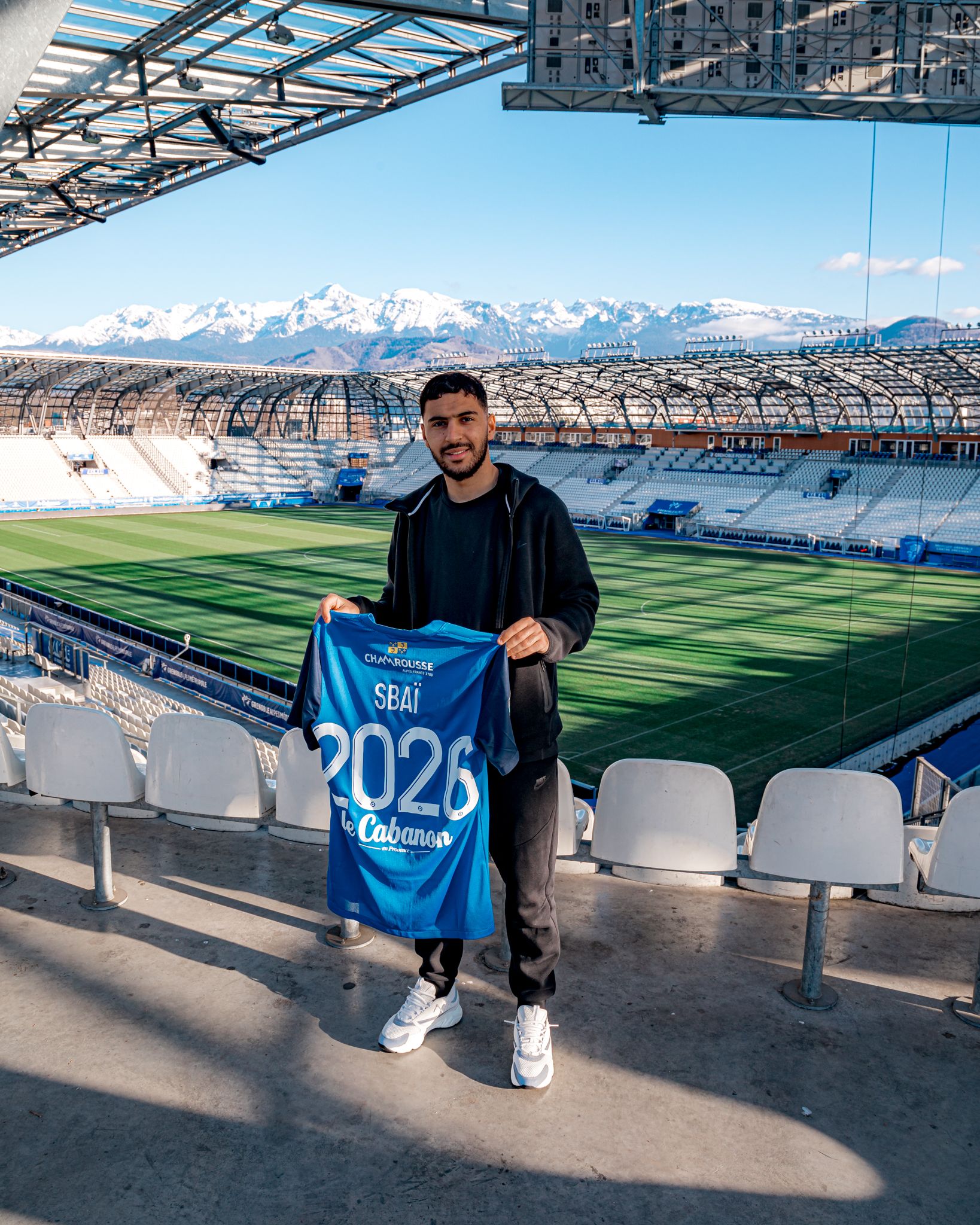 1638x2048 Amine Sbaï prolonge l'aventure !