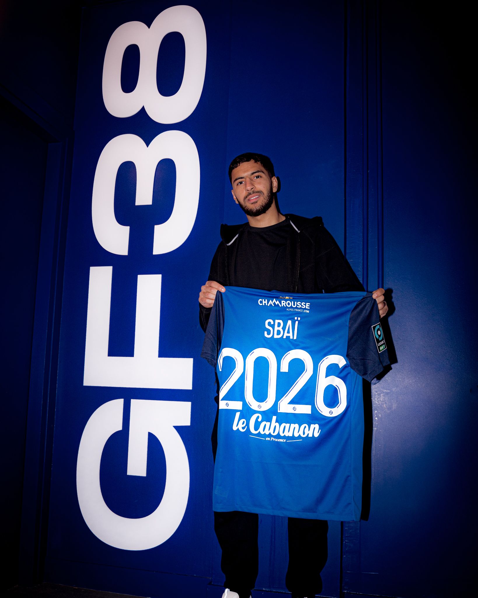 1638x2048 Amine Sbaï prolonge l'aventure !
