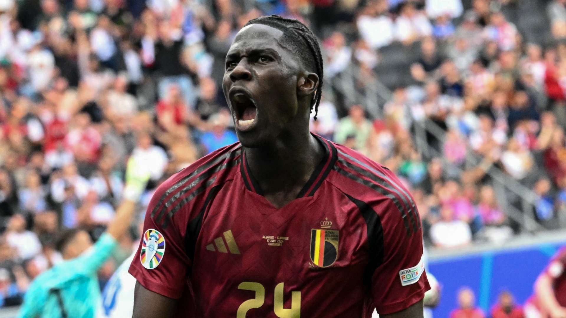 1920x1080 Aston Villa sign Amadou Onana! Unai Emery's side complete £50m signing of Everton midfielder as Villans beat Arsenal and Chelsea to Belgian's signature. Goal.com US