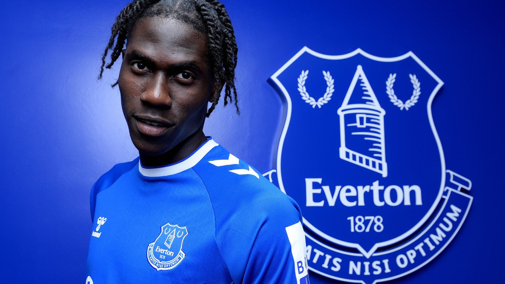 2048x1152 Amadou Onana: Everton sign Lille midfielder for £33m