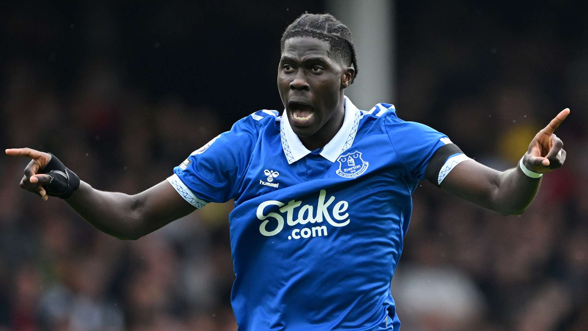1920x1080 Aston Villa out of nowhere! Villans steal a march on Arsenal, Chelsea & Bayern Munich to close in on £50m transfer for Everton's Amadou Onana. Goal.com US
