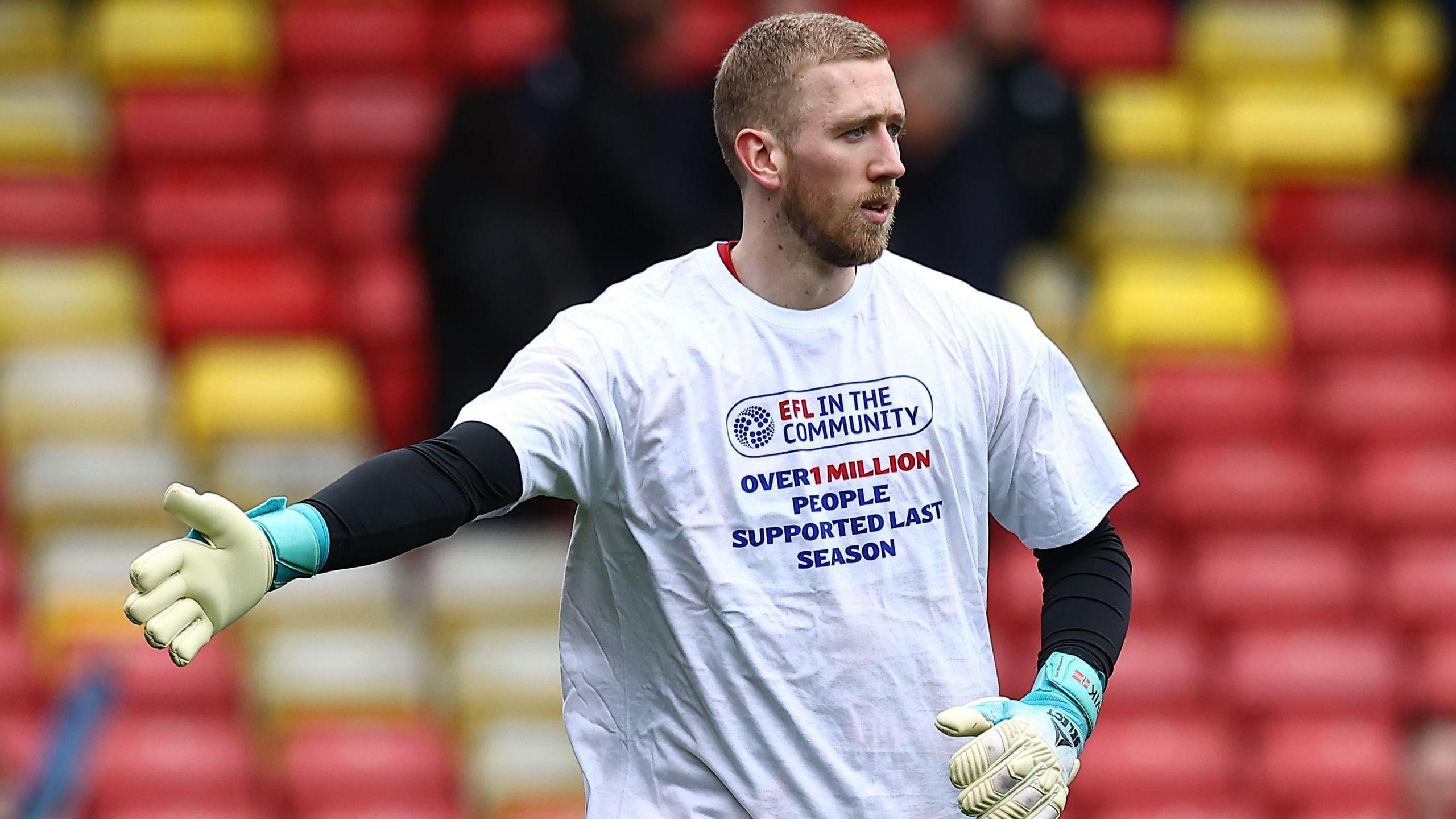 2560x1440 Egil Selvik of Watford says goalkeepers need 'personality and aura'