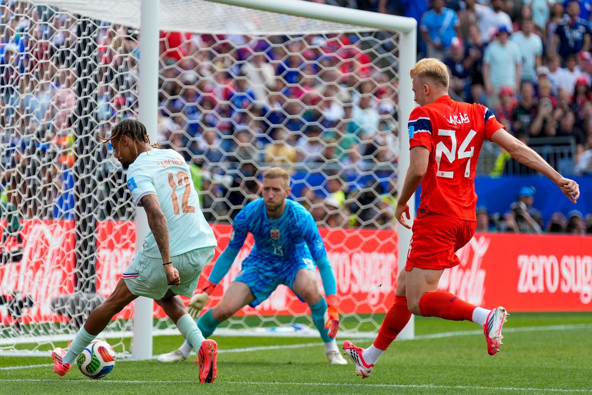 2048x1366 VM Spiller Egil Selvik Har En Enegget Tvilling. Det Kan Skape Forviklinger