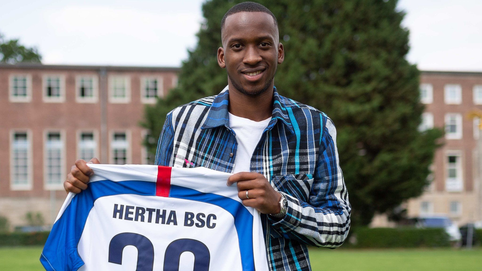 2048x1152 Dodi Lukebakio: Watford sell striker to Hertha Berlin for reported £20m