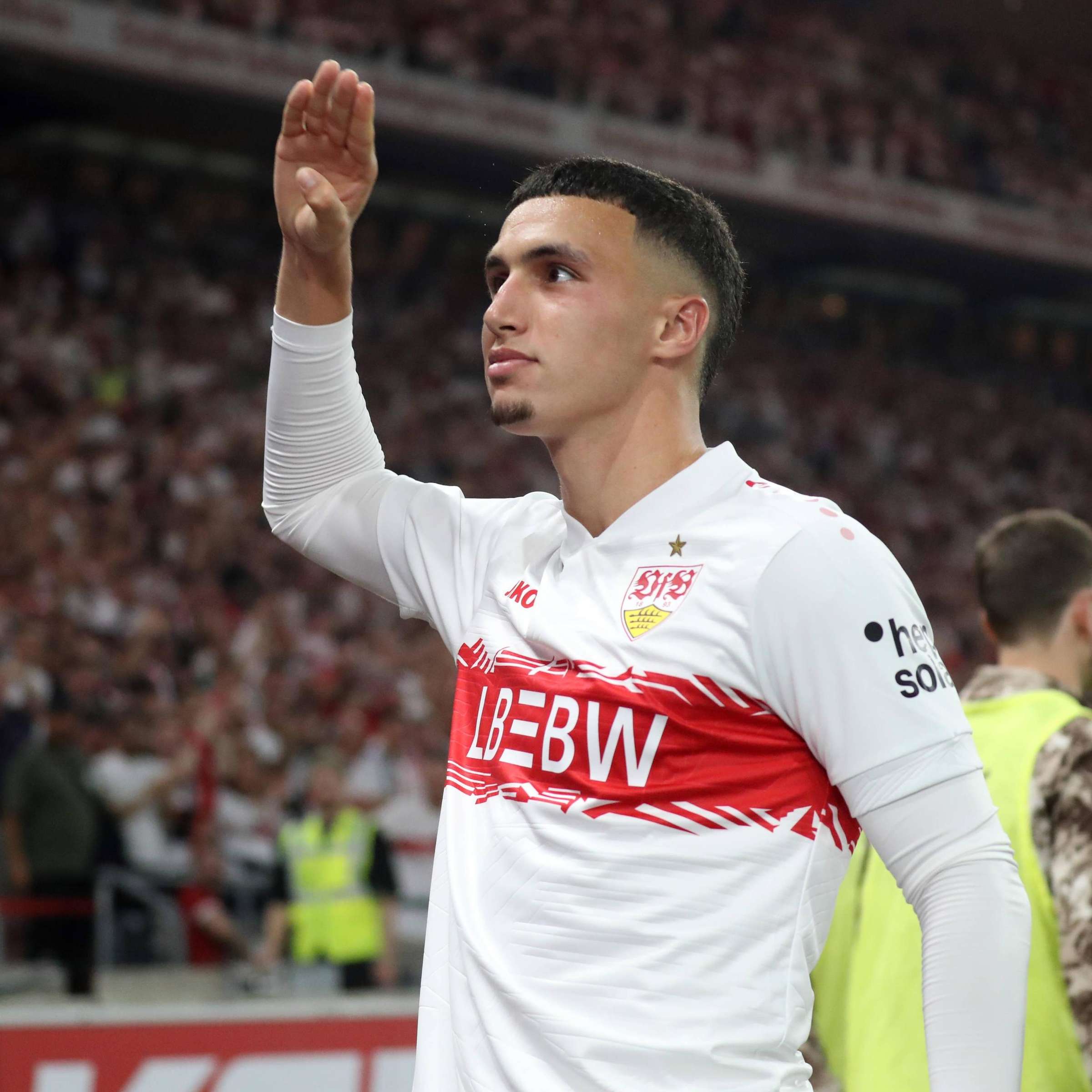 2400x2400 VfB Talent El Khannouss Gibt Nach Ronaldinho Statement Noch Tieferen Einblick