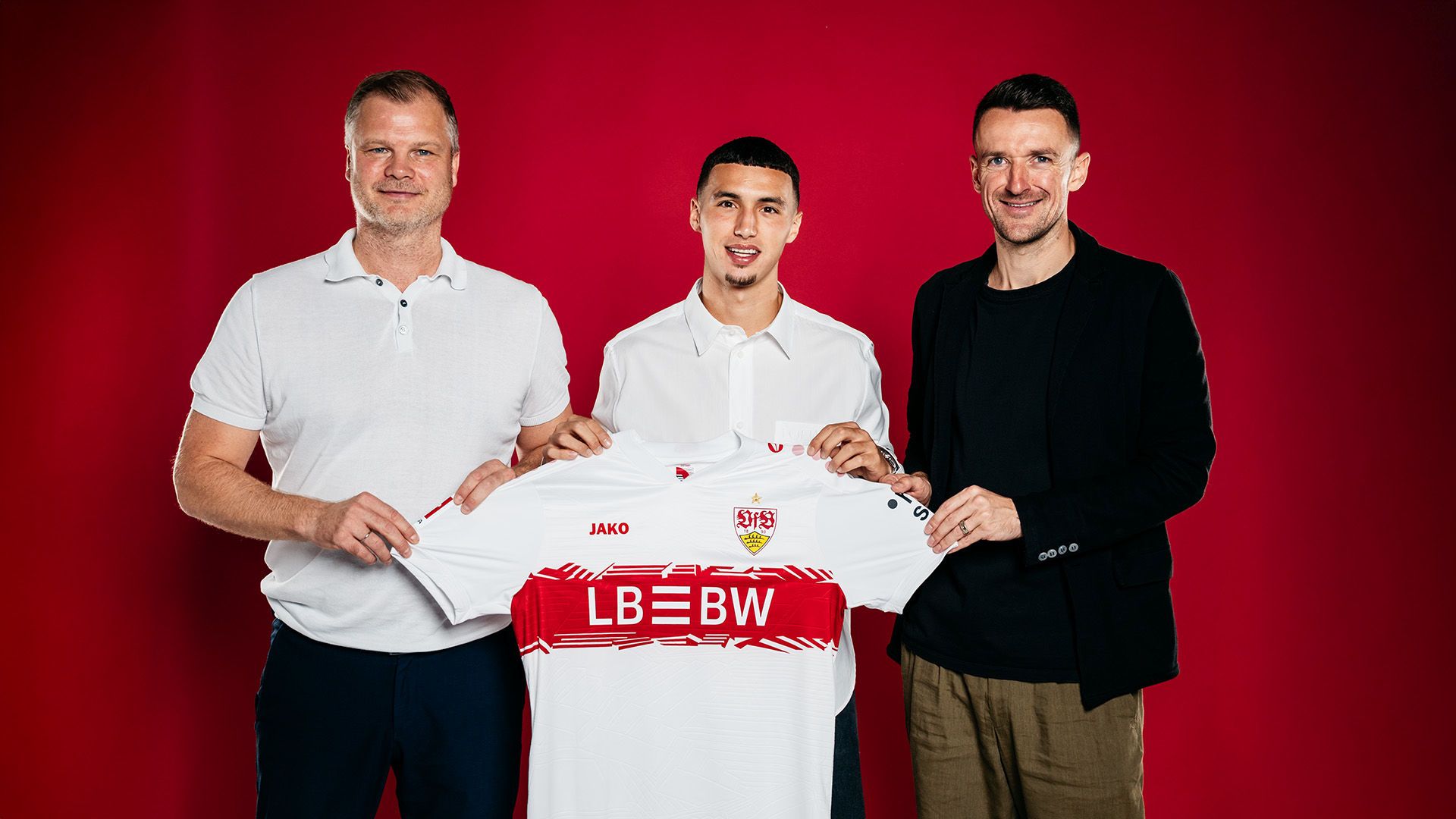 1920x1080 VfB Stuttgart. Bilal El Khannouss trägt ab sofort Weiß und Rot