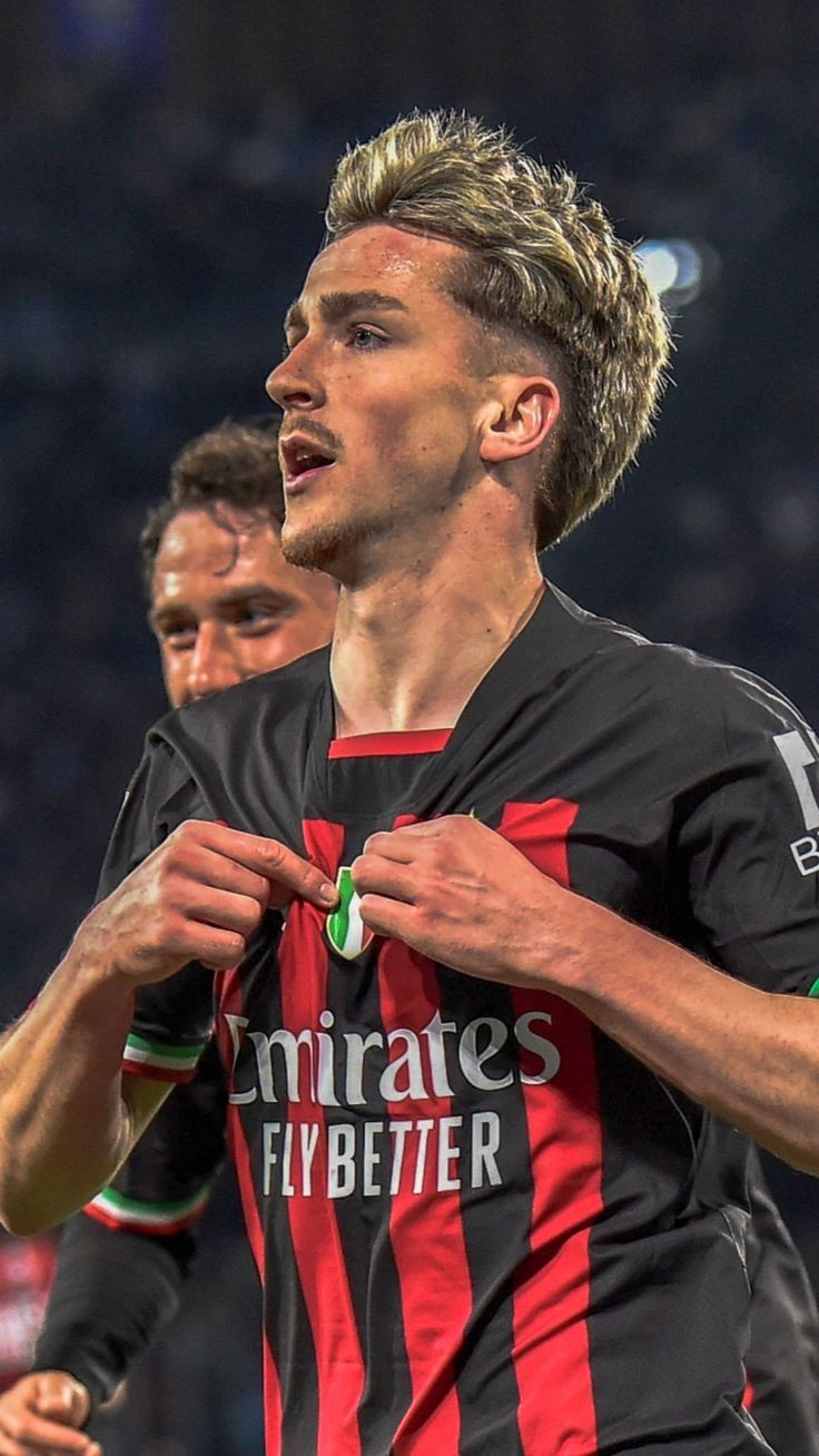 736x1308 Saelemaekers vs. Napoli. Ac milan, Amerikansk fodbold