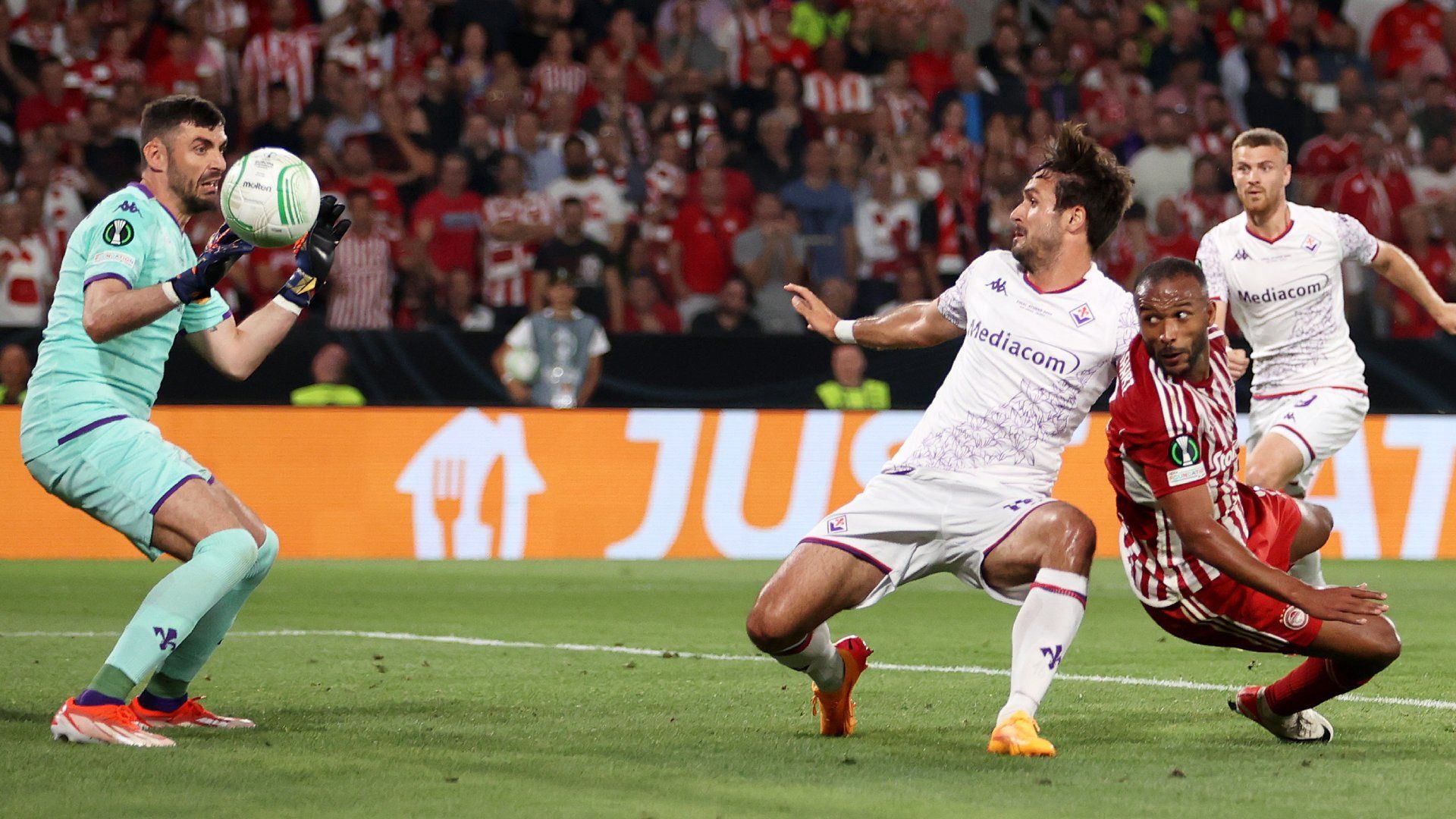 1920x1080 Ayoub El Kaabi comes up clutch again! Olympiacos star's dramatic late winner seals Europa Conference League glory at Fiorentina's expense