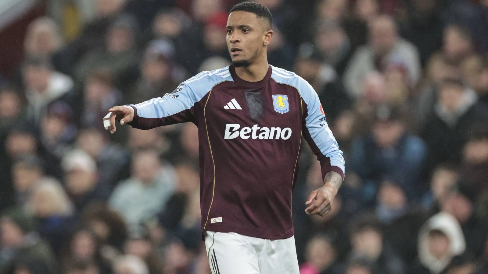 1600x900 Ezri Konsa. Football League World