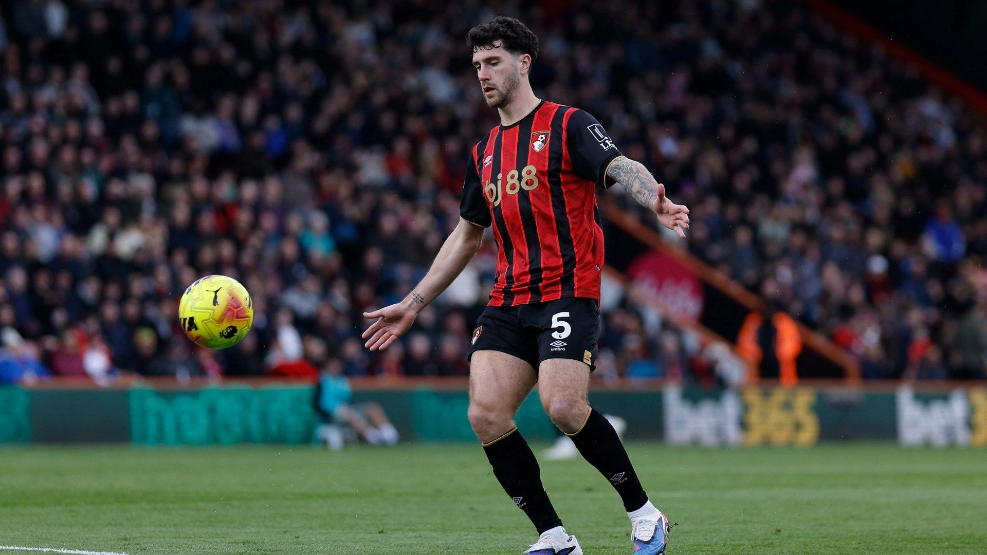 1920x1080 Premier League 'free agent' makes choice on summer transfer with Chelsea and Newcastle keen