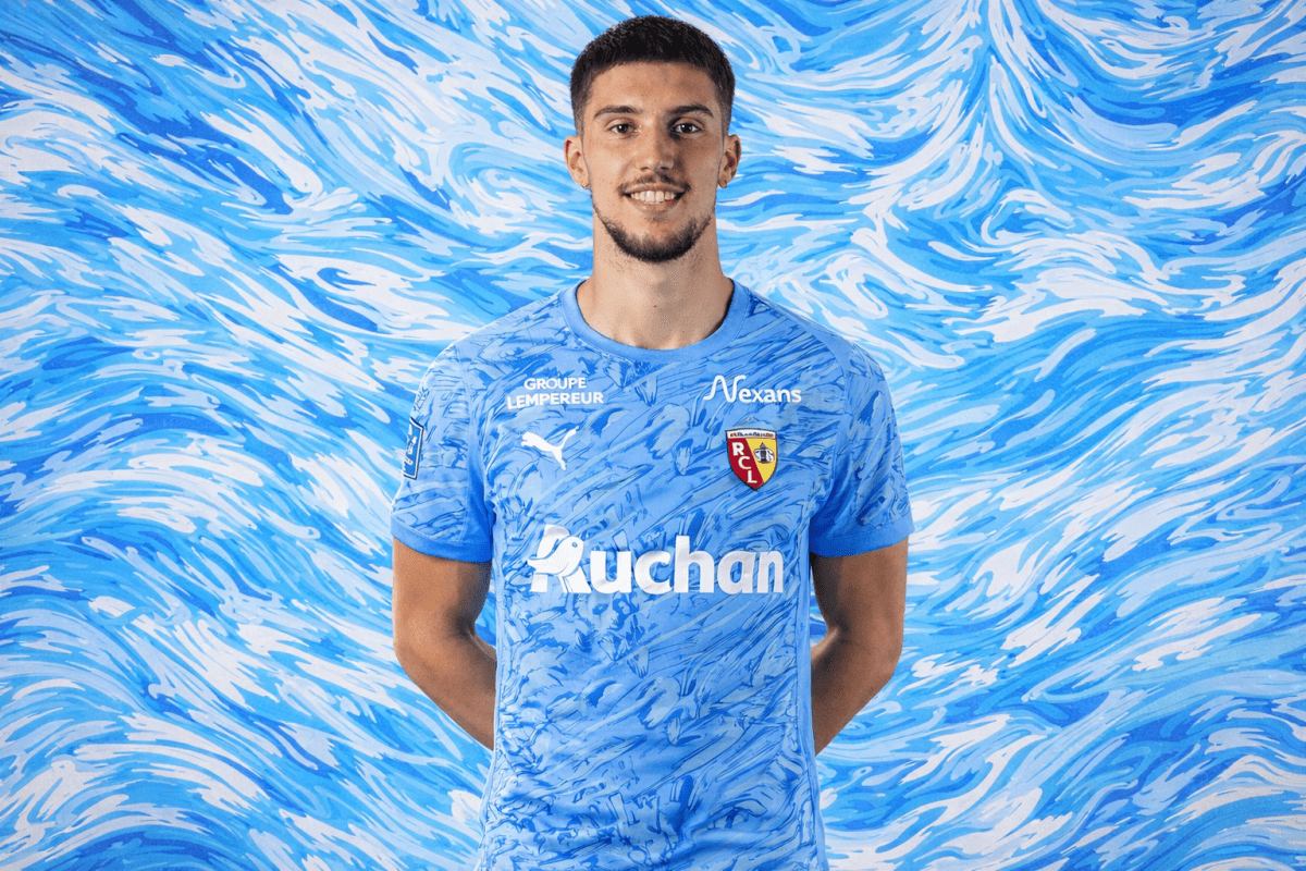 1200x800 Identity Of France's Third Choice Goalkeeper For The World Cup In Doubt, As Lens' Robin Risser Could Be Called Up French Football News