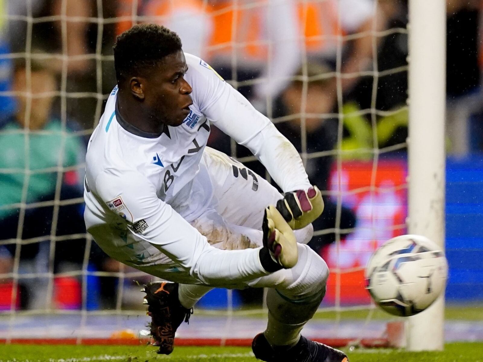 1600x1200 Brice Samba saves three penalties to send Nottingham Forest to playoff final