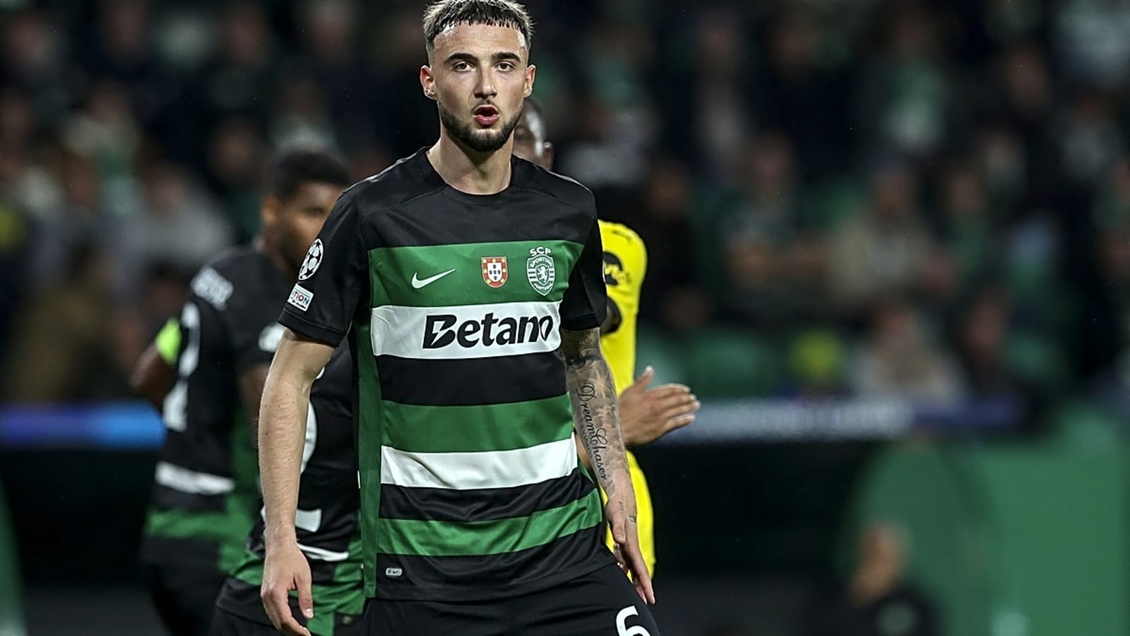 1600x900 Arsenal and Man Utd to battle it out for Sporting Club player