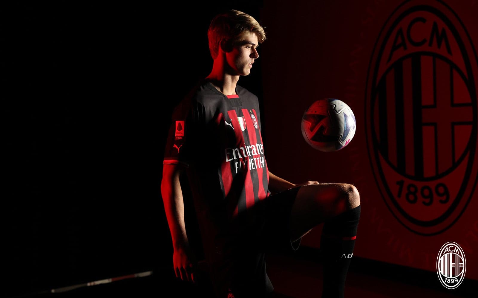 1600x1000 Charles De Ketelaere: his first day in Rossonero