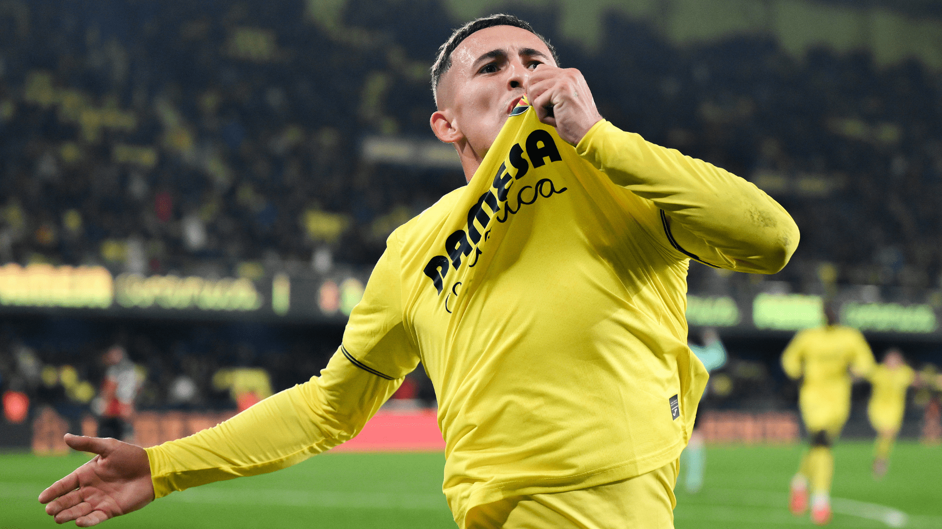 1920x1080 SportyTV. Palace sign Pino from Villarreal as Eze replacement