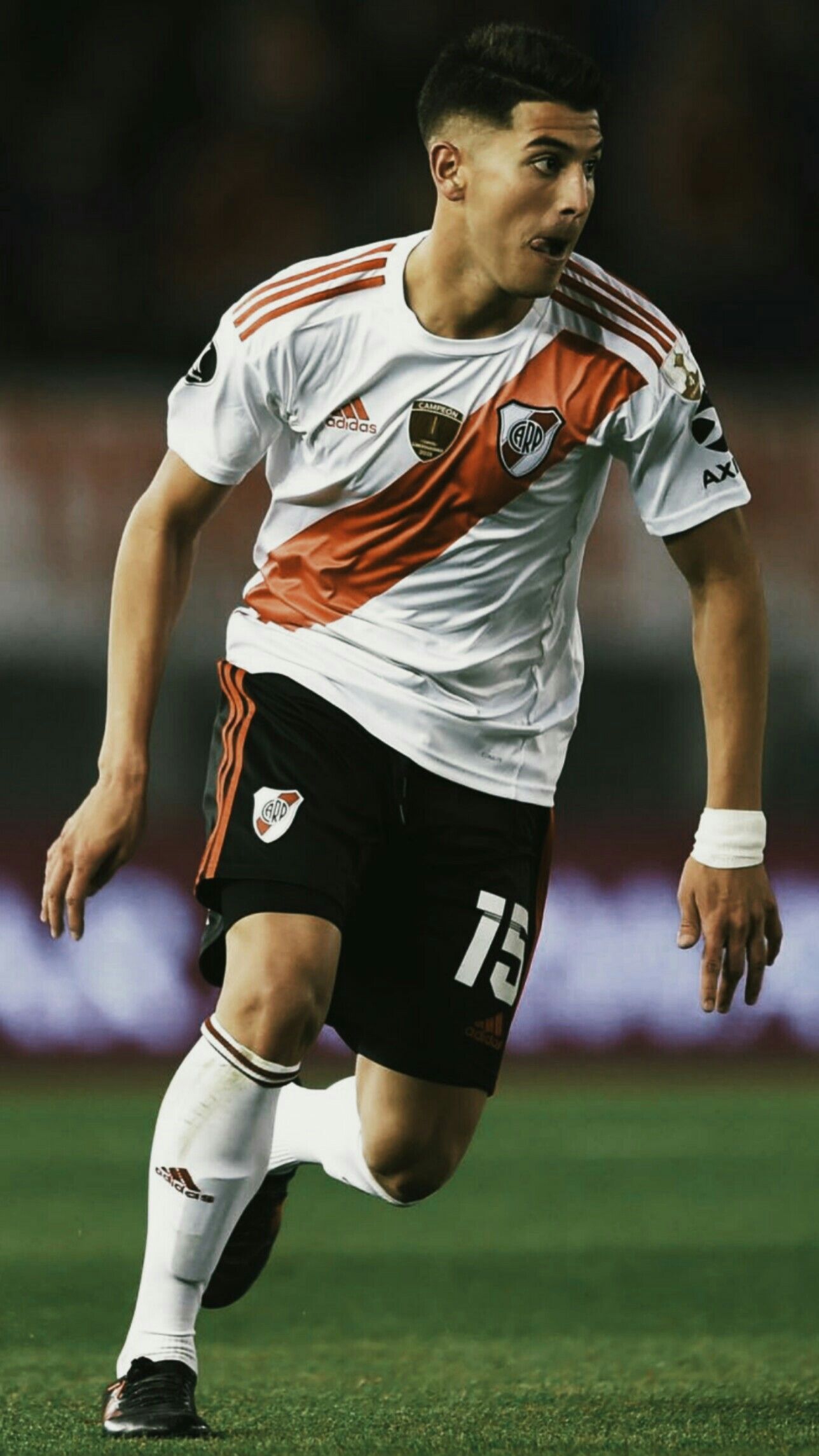 1288x2289 Exequiel Palacios River 2018