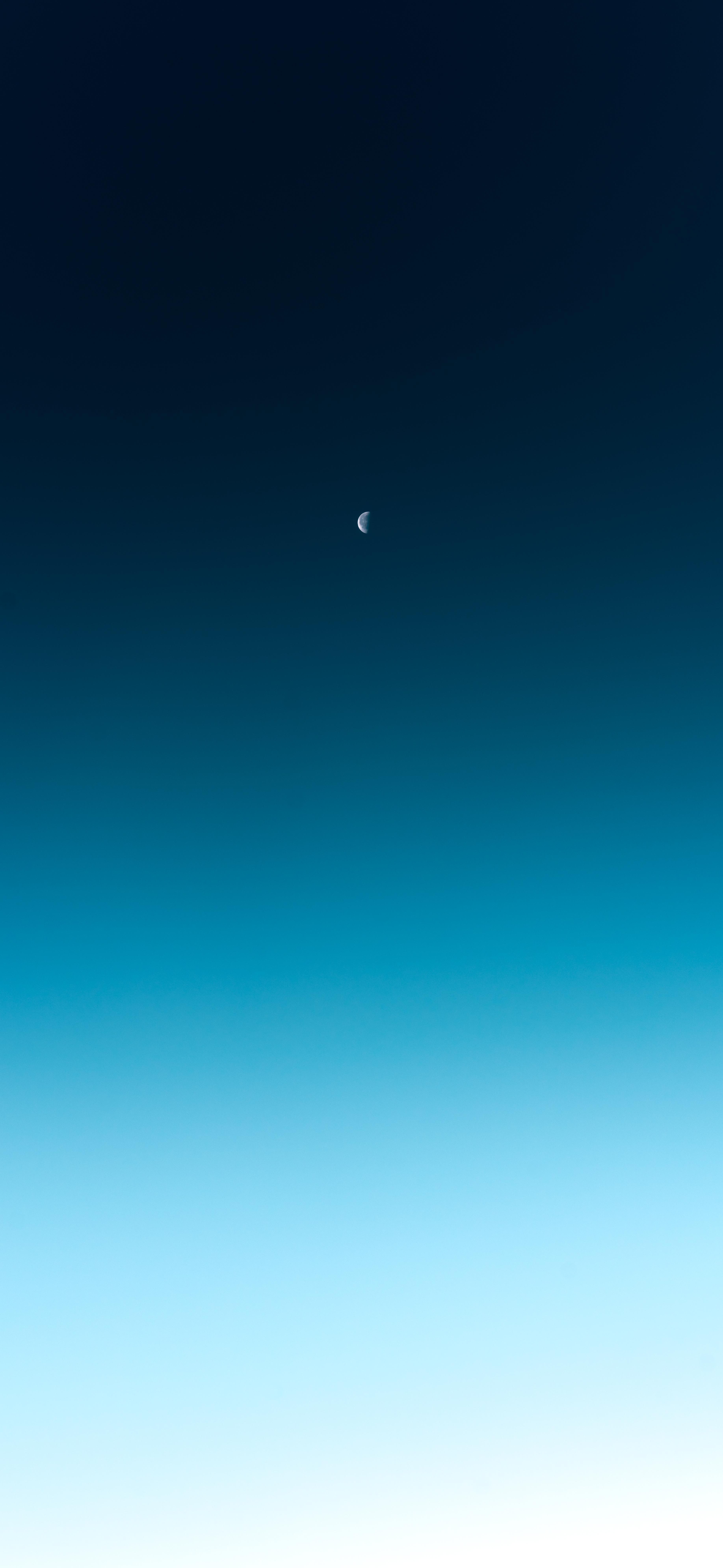 3670x7952 Moon from a plane [3670x7952]. iPhone X Wallpaper X