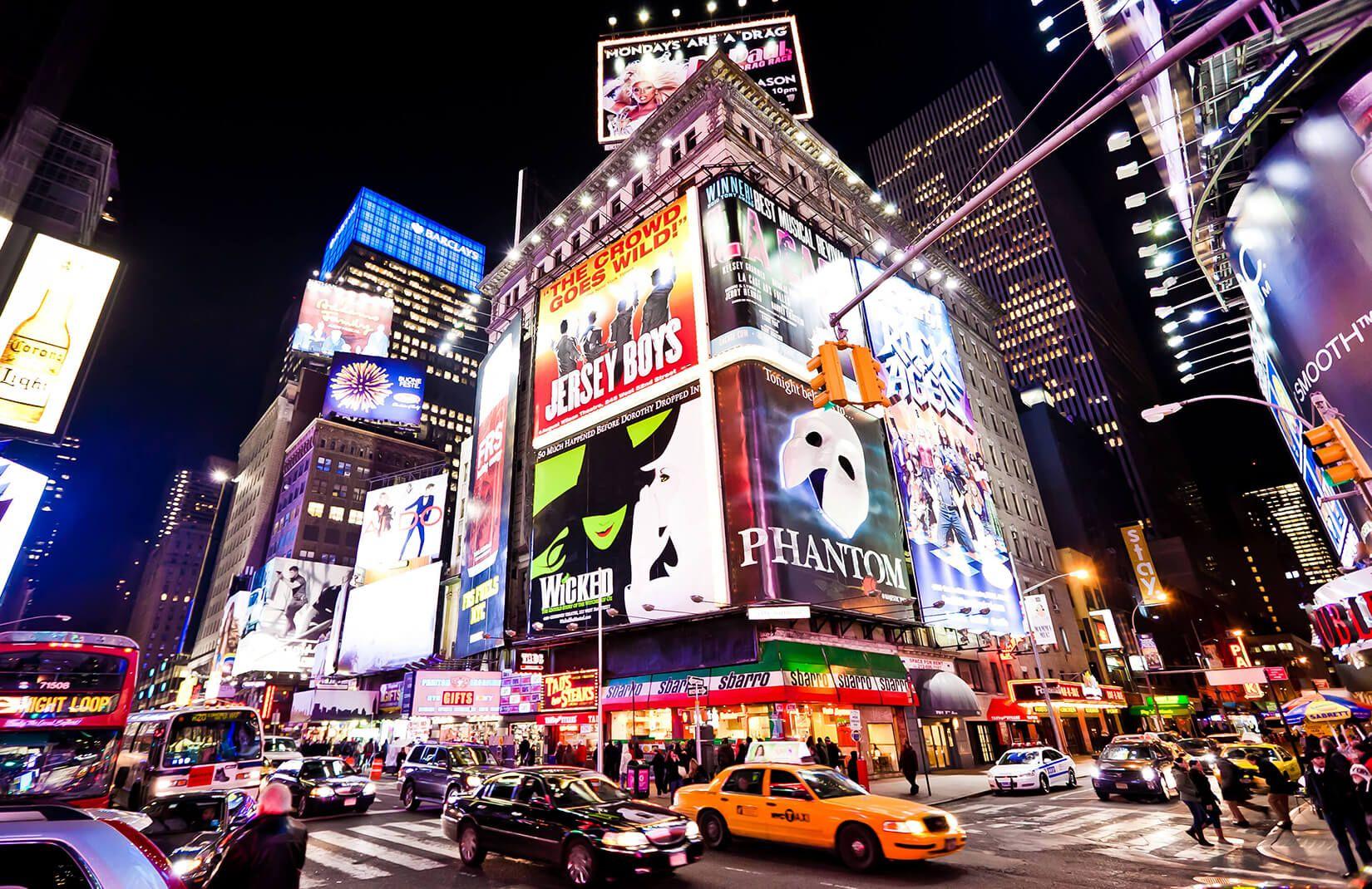 1650x1070 Busy Times Square Wallpaper Mural