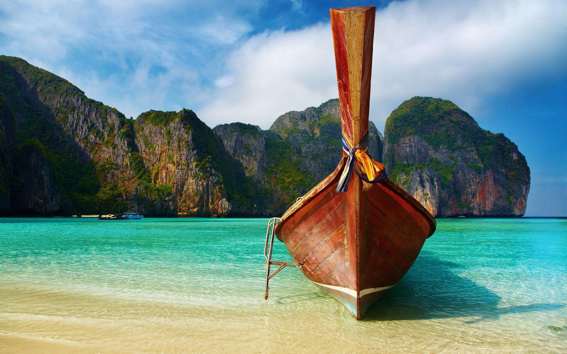 1920x1200 Ultra HD Boat Wallpaper