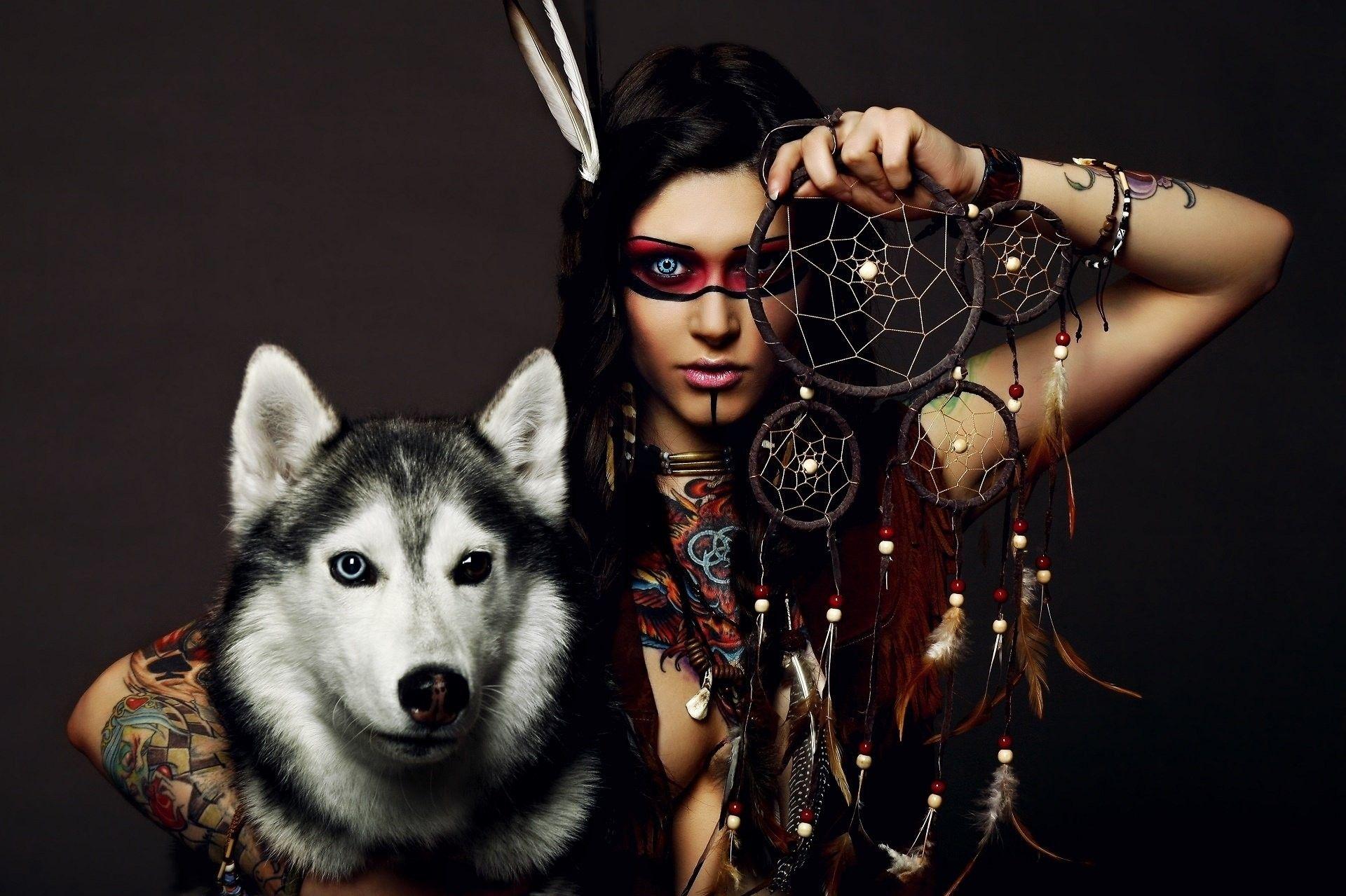 1920x1279 Wolf Dreamcatcher Wallpaper