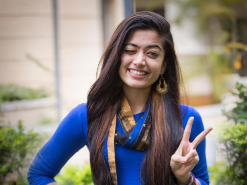 1024x768 Rashmika Mandanna Wallpaper