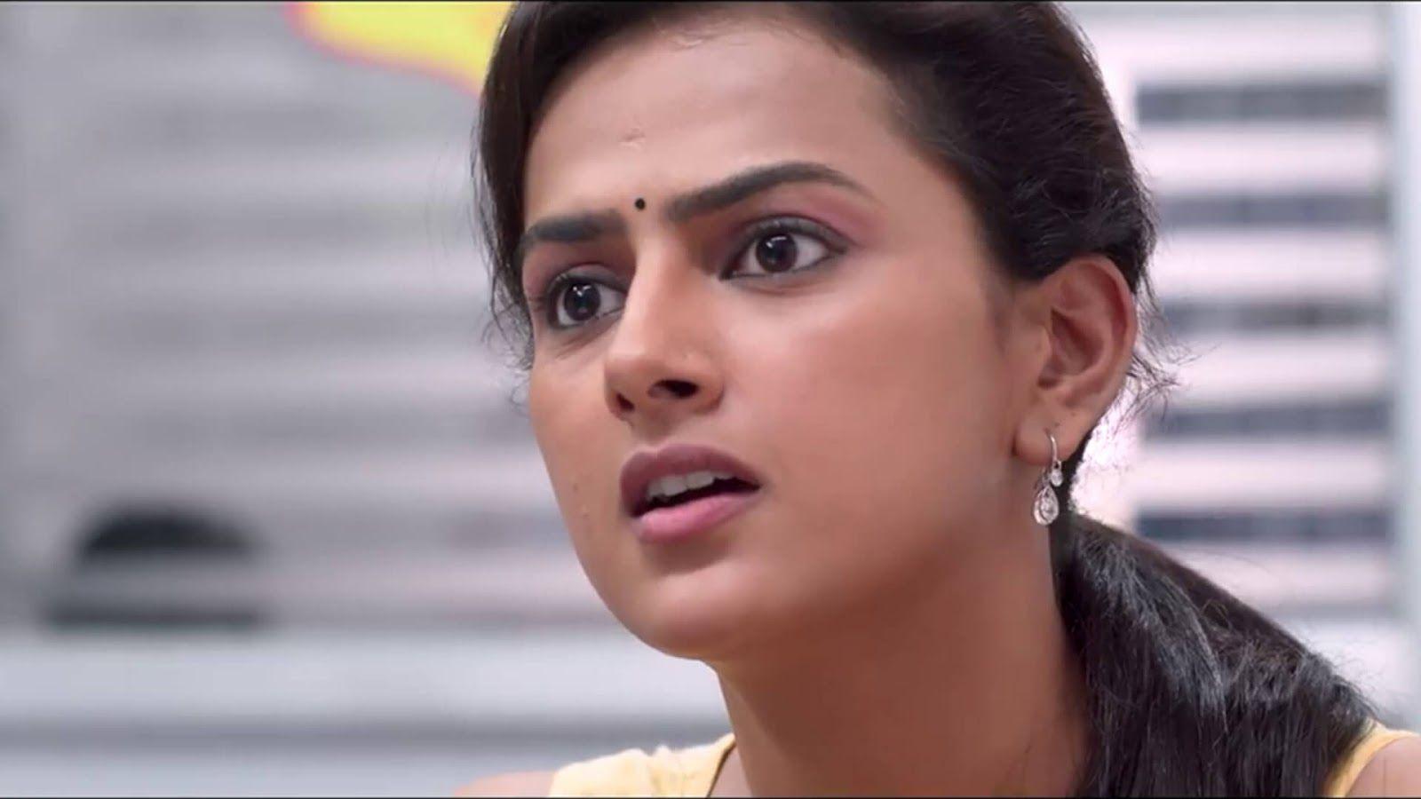 1600x900 Shraddha Srinath Wallpaper